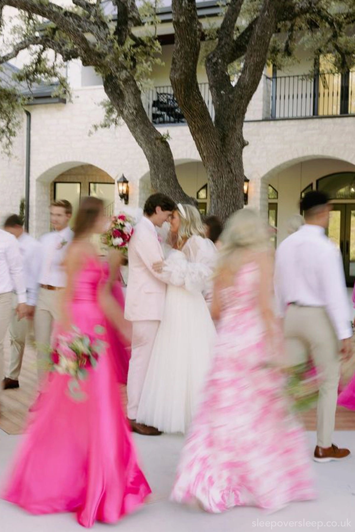Find Your Wedding Guest Dresses : For Different Types of Weddings
