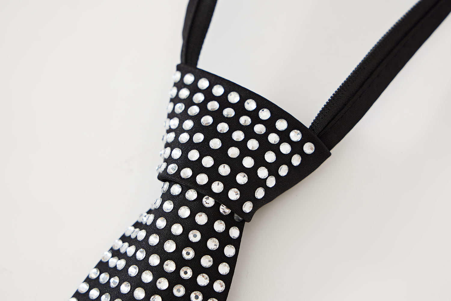 HOW'S MY TIE