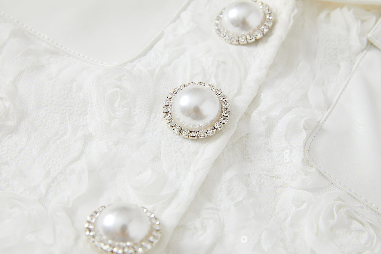WHITE ROSE