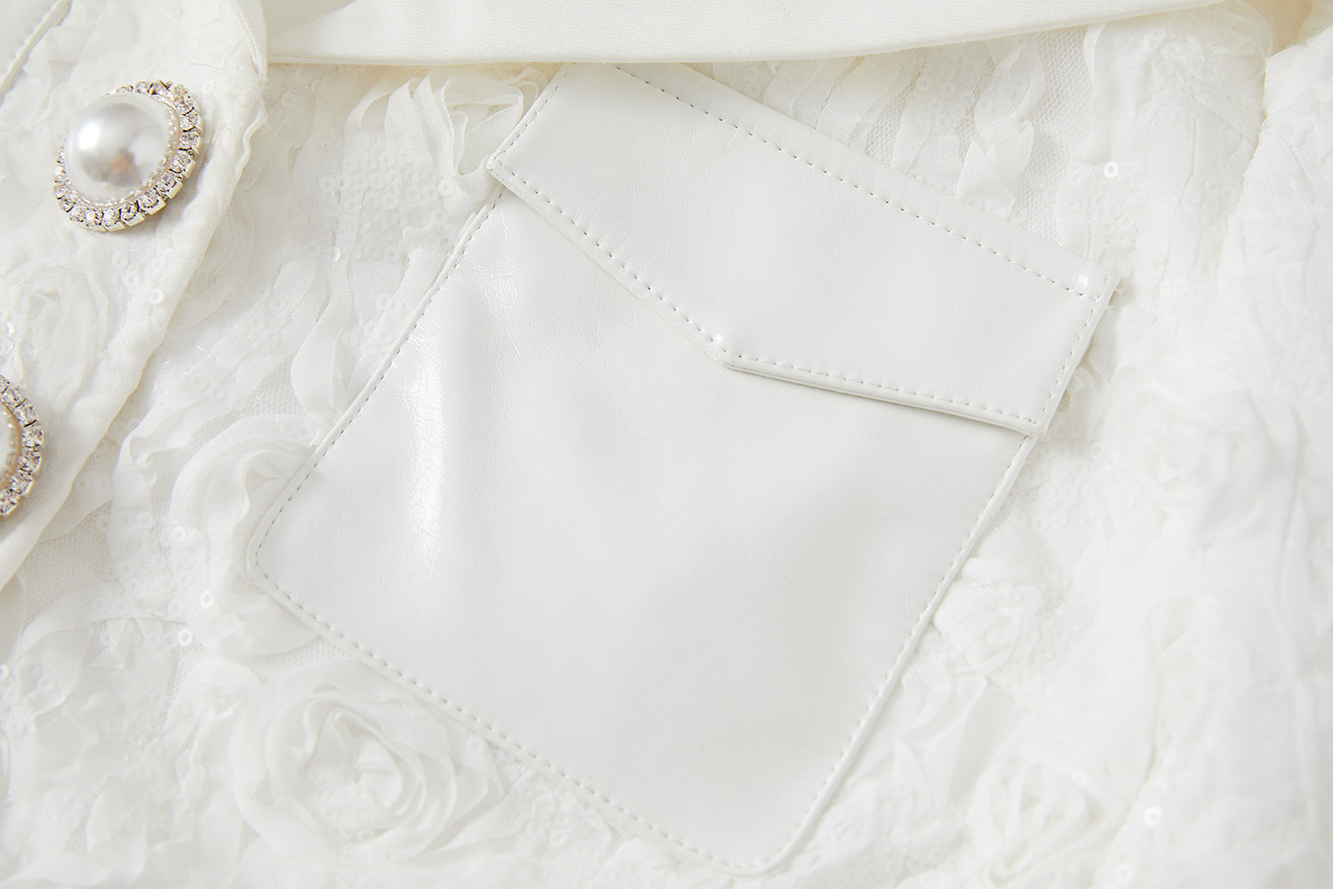WHITE ROSE