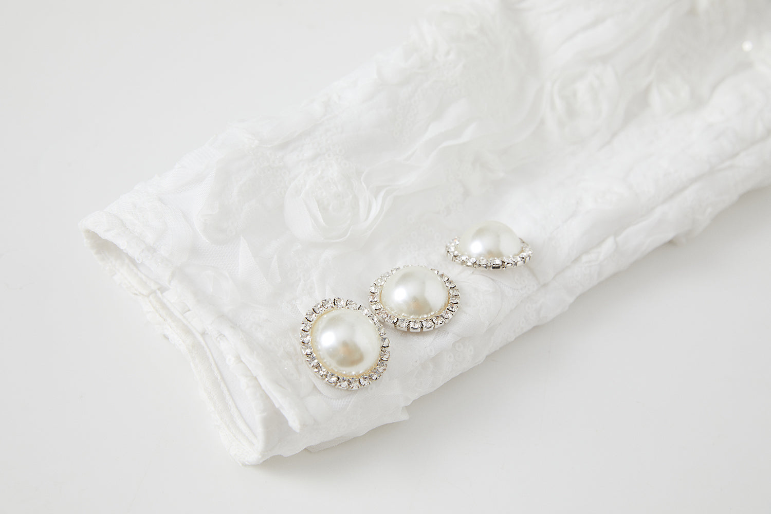 WHITE ROSE